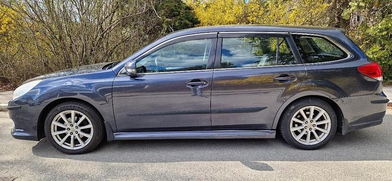 Gebraucht Subaru Legacy 167 PS (122 kW) 2010 Grau Kombi