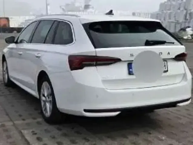Gebraucht Skoda Octavia Selection 150 PS (110 kW) 2024 Candyweiss Kombi