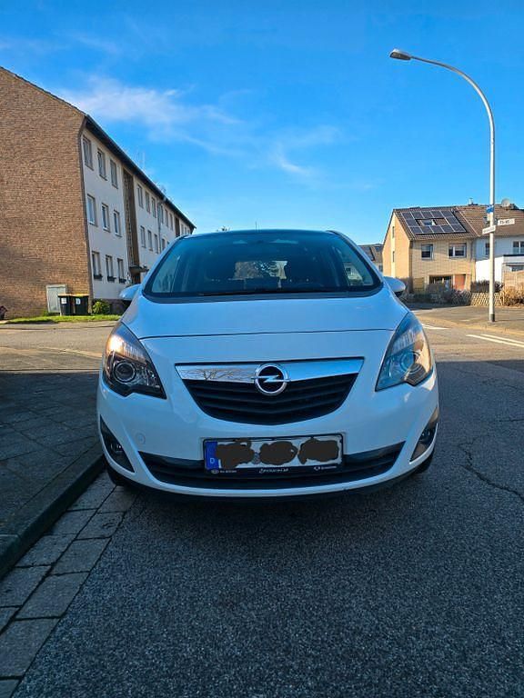 Gebraucht Opel Meriva 120 PS (88 kW) 2011 Weiß Van / Kleinbus