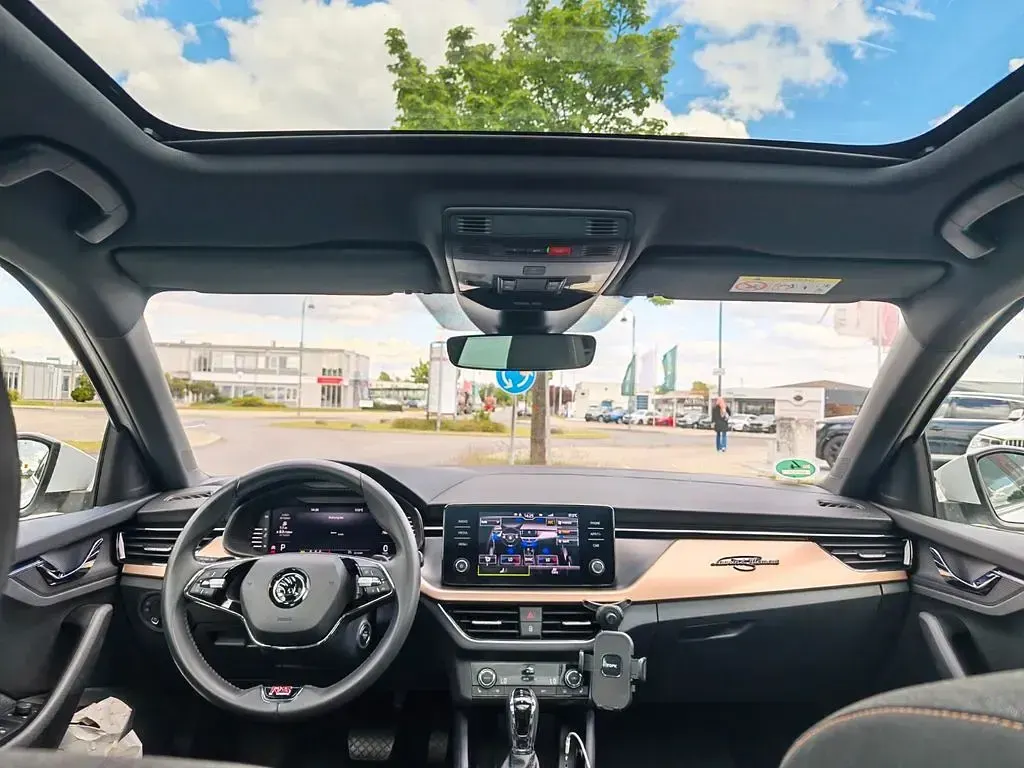 Gebraucht Skoda Scala Selection 150 PS (110 kW) 2024 Weiß Kleinwagen