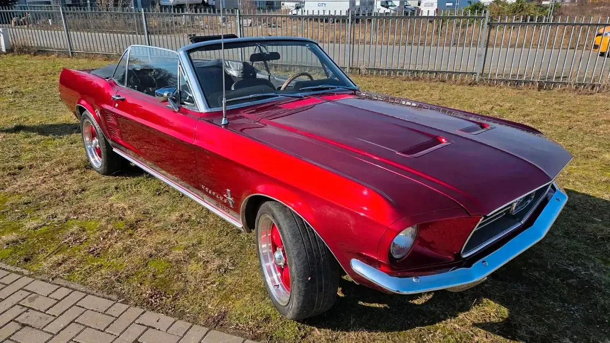 Gebraucht Ford V8 200 PS (147 kW) 1967 Rot Cabrio
