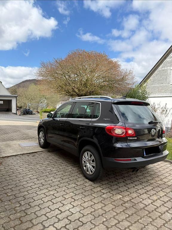 Gebraucht VW Tiguan Team 140 PS (102 kW) 2010 Schwarz SUV