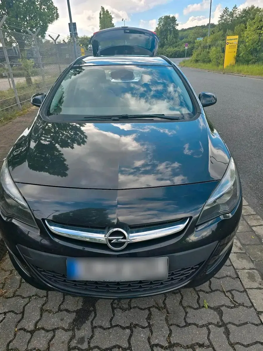Gebraucht Opel Astra 135 PS (99 kW) 2015 Schwarz Kombi
