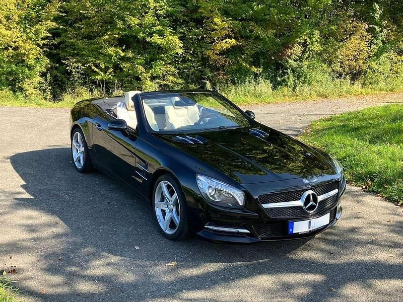 Gebraucht Mercedes SL500 435 PS (319 kW) 2012 Obsidianschwarz Cabrio