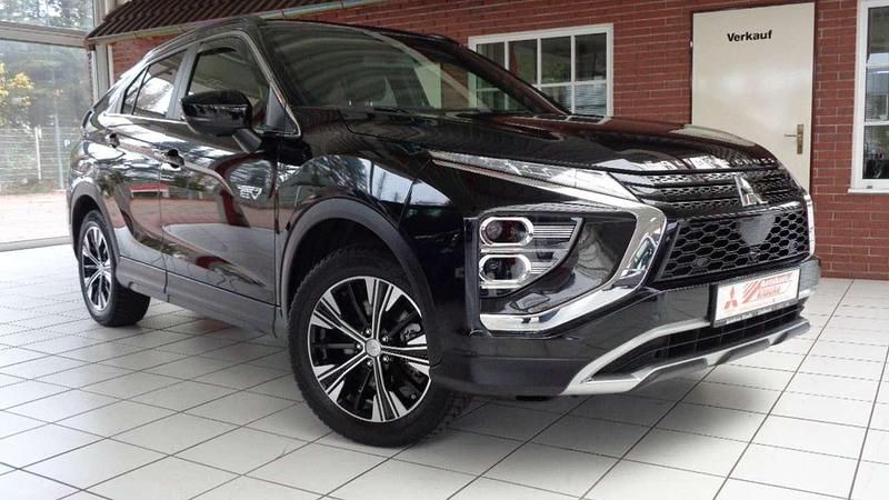 Pantherschwarz (p) Gebraucht 2021 Mitsubishi Eclipse Cross Edition SUV | 23.800 € (Fairer Preis) - Bild 1/4