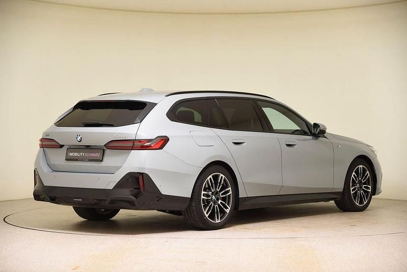 Gebraucht BMW 540 M Sport 286 PS (210 kW) 2025 Grau Kombi