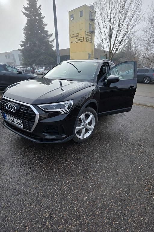 Schwarz Gebraucht 2019 Audi Q3 SUV | 18.900 € (Fairer Preis) - Bild 1/4