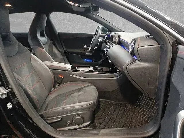 Gebraucht Mercedes CLA250e 218 PS (160 kW) 2024 Coupé