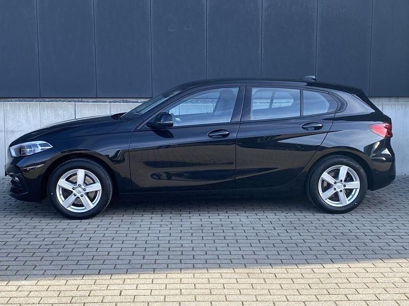 Gebraucht BMW 118 Sport Line 136 PS (100 kW) 2021 Schwarz Kleinwagen