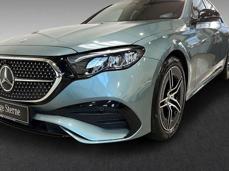 Gebraucht Mercedes E200 AMG 204 PS (150 kW) 2024 Metalliclack verdesilber (metallic) Limousine