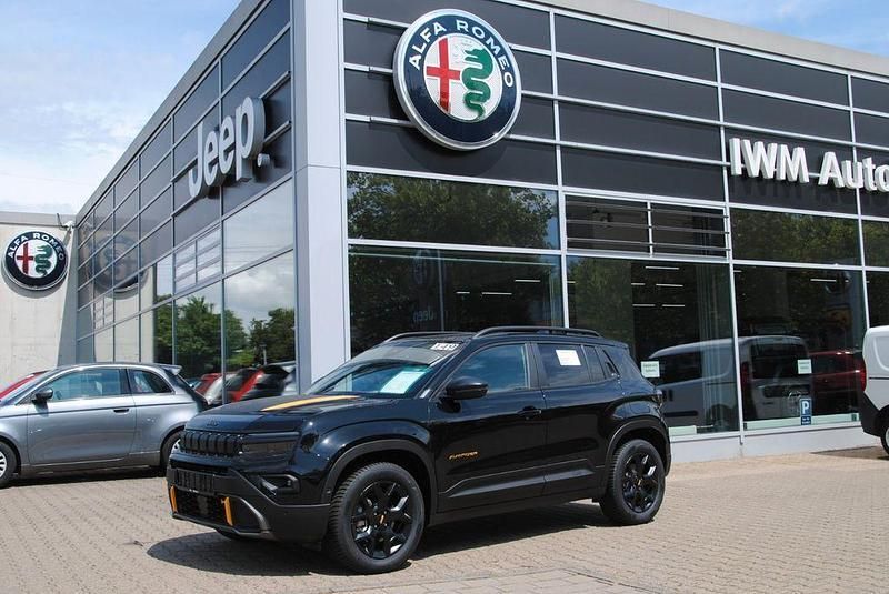Volcano black Neu 2025 Jeep Avenger North SUV | 40.390 € (Teuer) - Bild 1/4