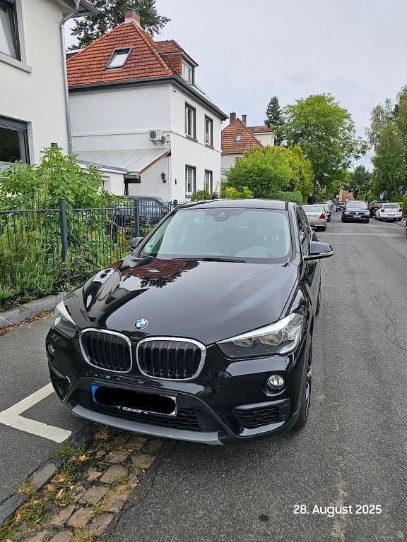 Schwarz Gebraucht 2017 BMW X1 SUV | 13.300 € (Superpreis) - Bild 1/4