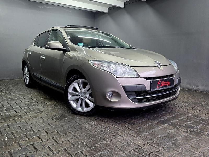 Gebraucht Renault Mégane Luxe 140 PS (102 kW) 2011 Braun Limousine