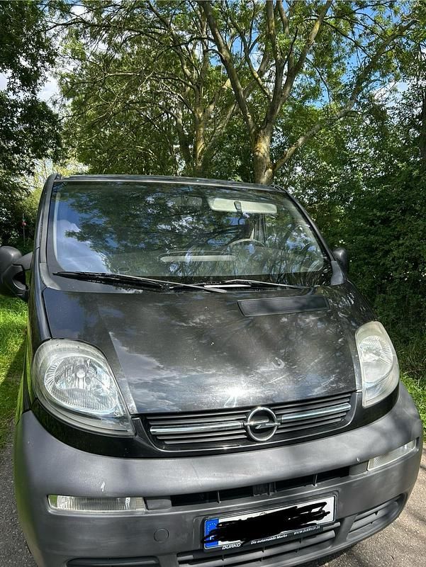 Schwarz Gebraucht 2005 Opel Vivaro Van | 5.900 € - Bild 1/4