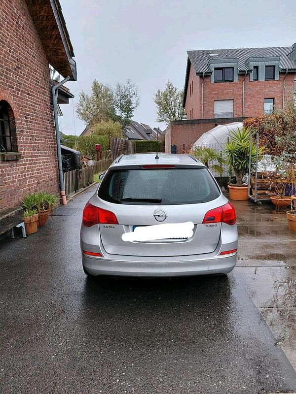 Gebraucht Opel Astra 136 PS (100 kW) 2016 Silber Kombi