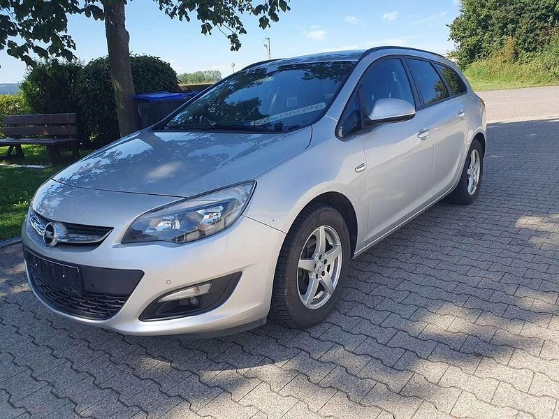 Silber Gebraucht 2016 Opel Astra Kombi | 6.400 € (Guter Preis) - Bild 1/4