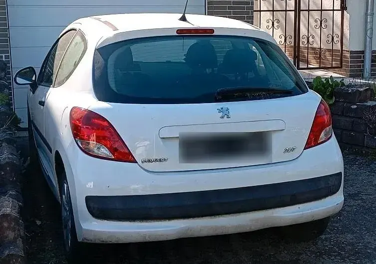 Gebraucht Peugeot 207 95 PS (69 kW) 2009 Weiß Kleinwagen