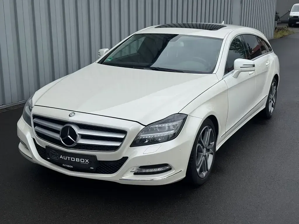 Gebraucht Mercedes CLS250 Shooting Brake 204 PS (150 kW) 2012 Diamantweiss Kombi