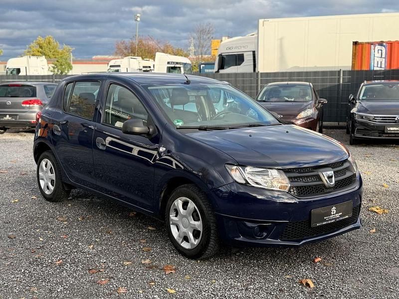 Blau Gebraucht 2015 Dacia Sandero Ambiance Kleinwagen | 5.299 € (Fairer Preis) - Bild 1/4