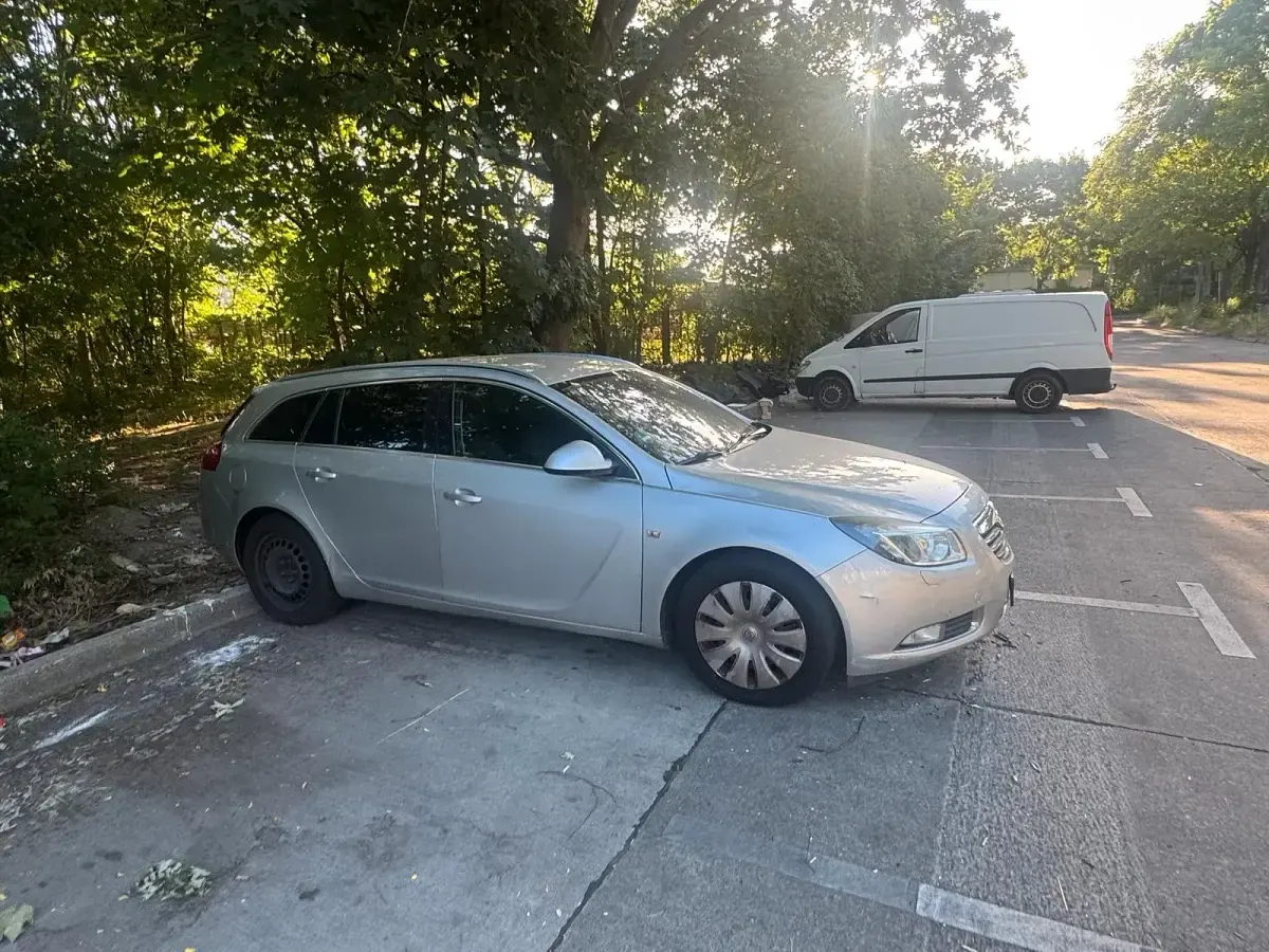 Gebraucht Opel Insignia 190 PS (139 kW) 2009 Silber Limousine
