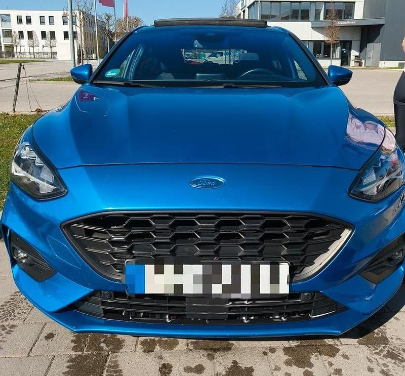 Gebraucht Ford Focus ST-Line 125 PS (91 kW) 2018 Blau Limousine
