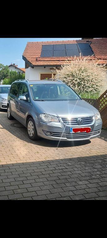 Grau Gebraucht 2008 VW Touran Highline Van / Kleinbus | 5.000 € (Teuer) - Bild 1/1