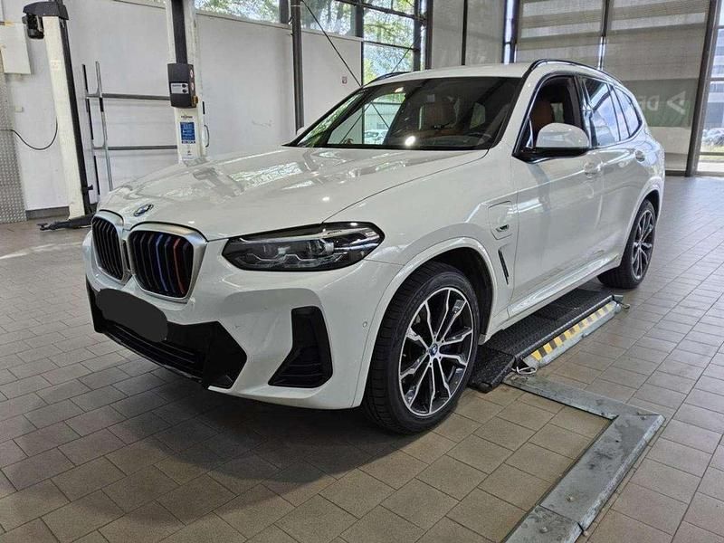 Alpinweiss iii Gebraucht 2021 BMW X3 M Sport SUV | 34.875 € - Bild 1/2