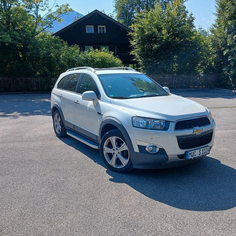 Weiß Gebraucht 2012 Chevrolet Captiva LTZ SUV | 6.850 € (Guter Preis) - Bild 1/4