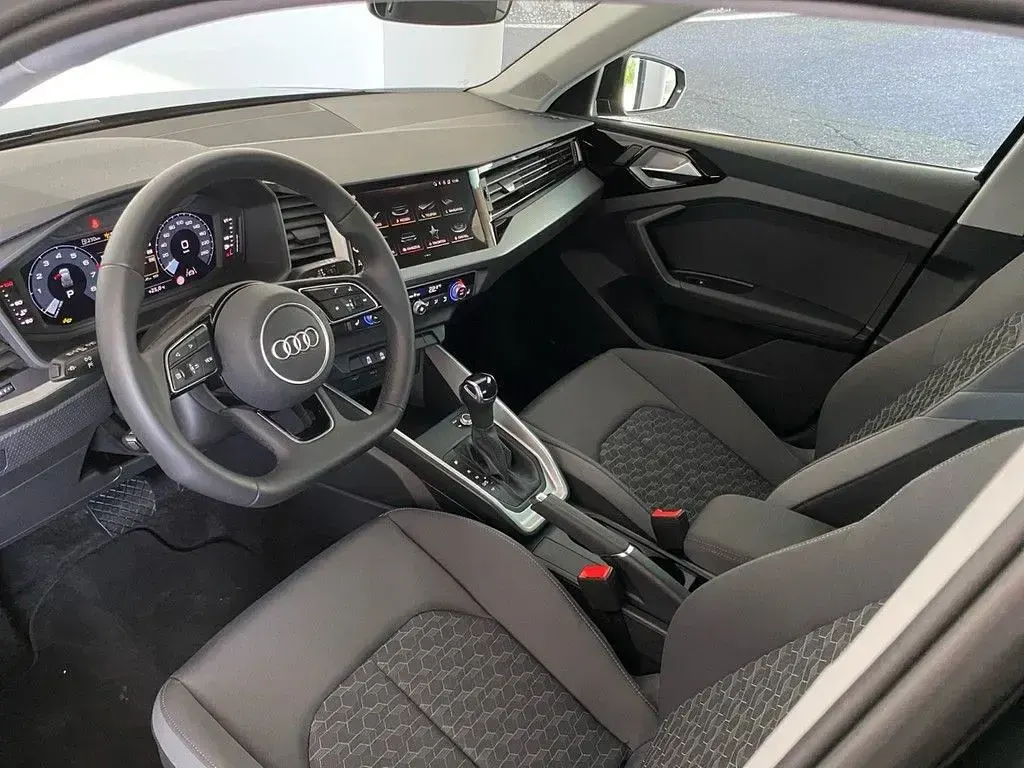 Gebraucht Audi A1 Sportback Advanced 116 PS (85 kW) 2025 Mythosschwarz metallic Kleinwagen