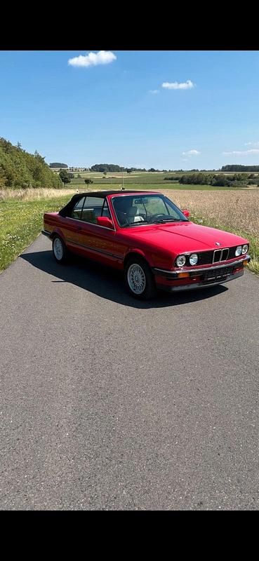 Gebraucht BMW 325 170 PS (125 kW) 1989 Rot Cabrio