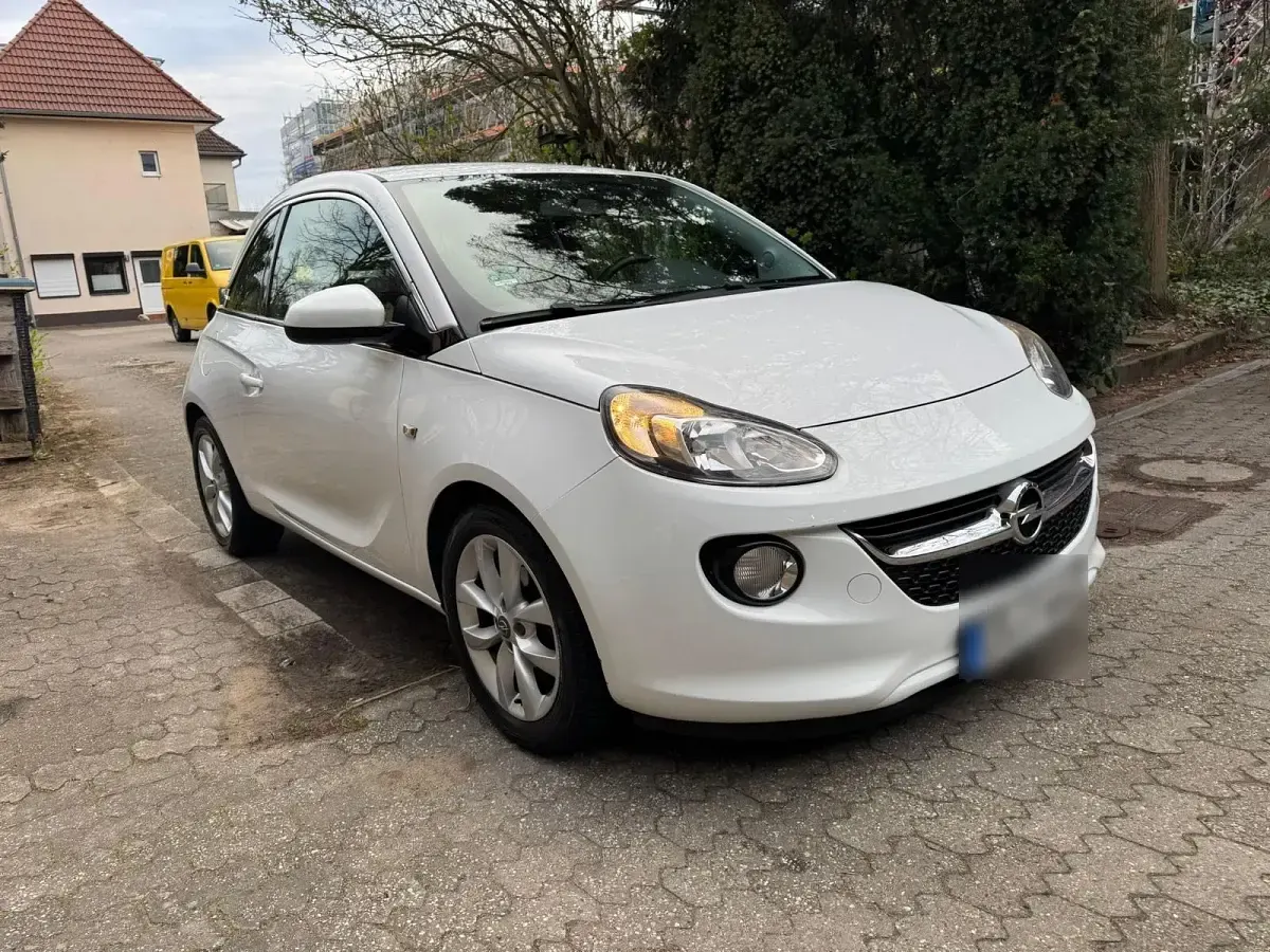 Gebraucht Opel Adam 69 PS (50 kW) 2015 Weiß Kleinwagen