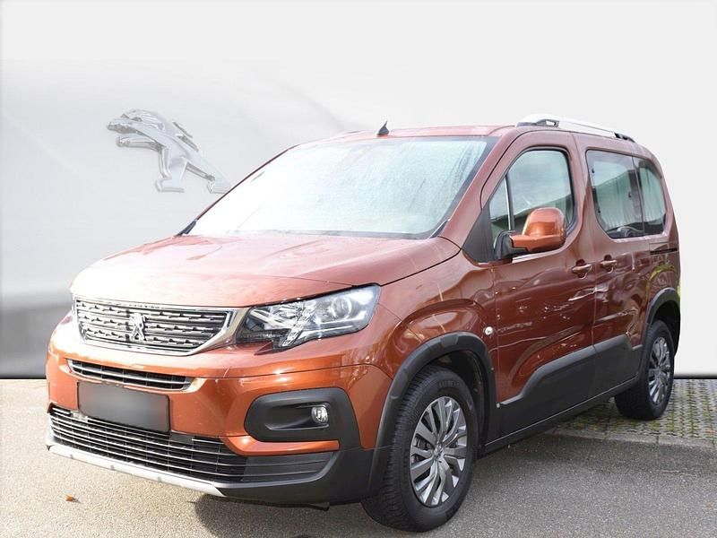 Braun metallic Gebraucht 2021 Peugeot Rifter Allure Van / Kleinbus | 21.880 € (Guter Preis) - Bild 1/1