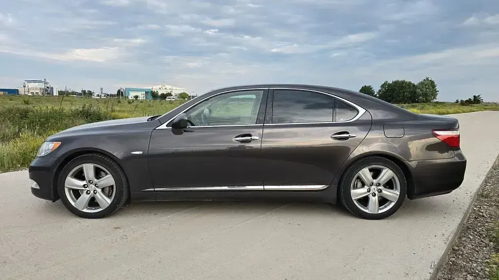 Gebraucht Lexus LS460 381 PS (280 kW) 2007 Braun Limousine