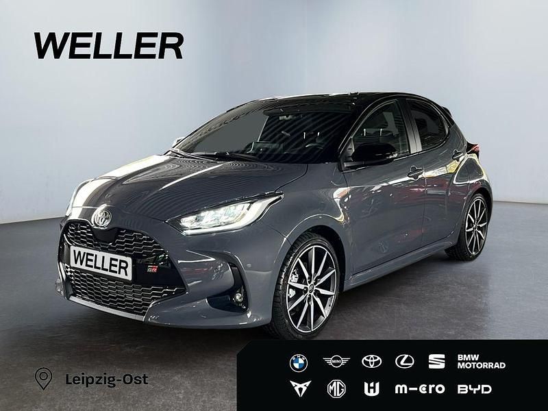 Storm grey/dach mysticschwarz Neu 2025 Toyota Yaris Hybrid Sport Kleinwagen | 29.790 € (Fairer Preis) - Bild 1/3