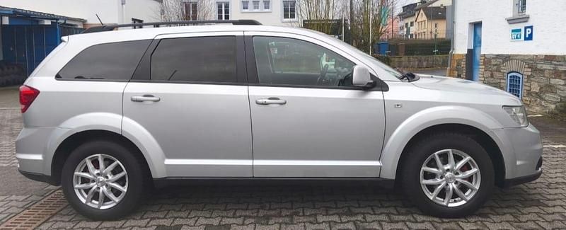 Gebraucht Fiat Freemont 140 PS (102 kW) 2011 Silber SUV