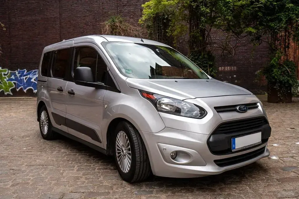 Gebraucht Ford Tourneo Connect 120 PS (88 kW) 2017 Silber Van / Kleinbus