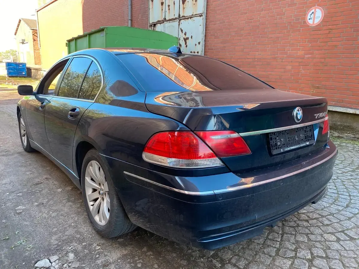 Gebraucht BMW 730 231 PS (169 kW) 2005 Blau Limousine
