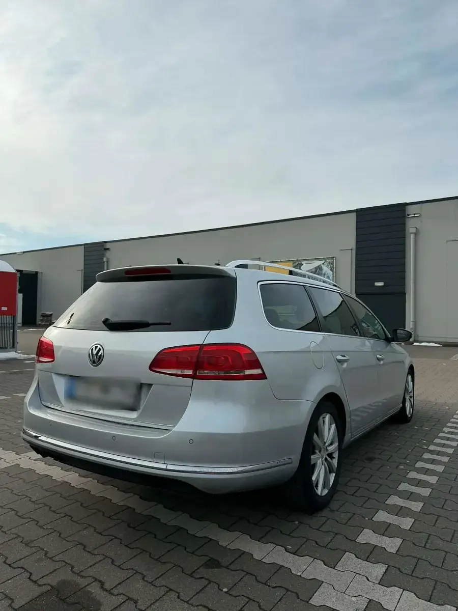 Gebraucht VW Passat Highline 143 PS (105 kW) 2012 Silber Kombi