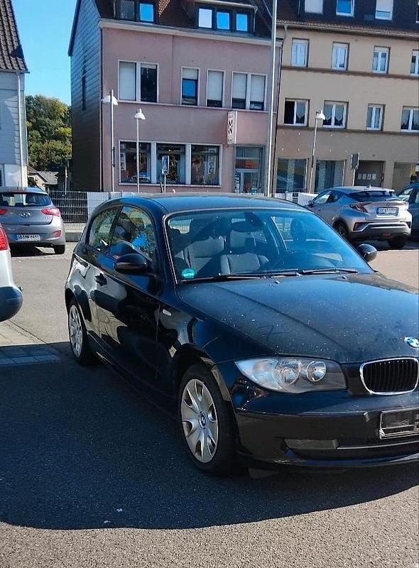 Schwarz Gebraucht 2008 BMW 116 Kleinwagen | 1.950 € - Bild 1/4