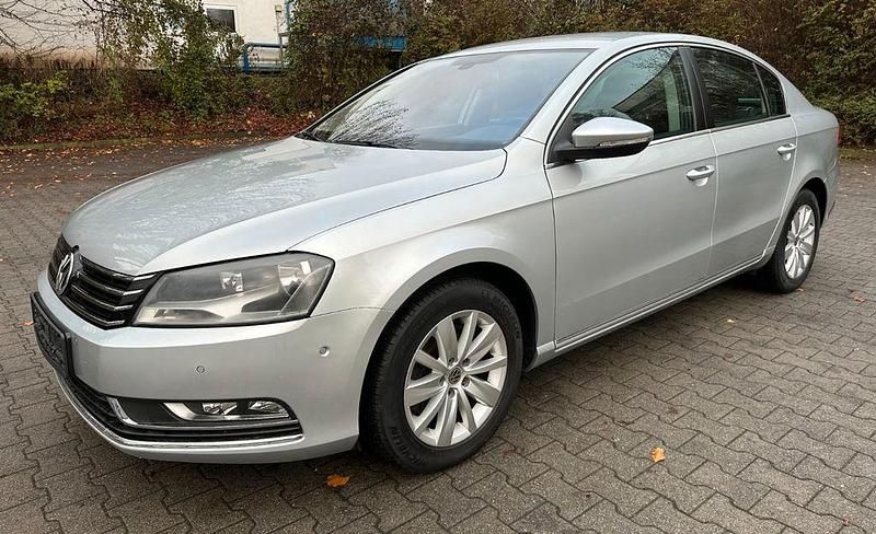 Gebraucht VW Passat Comfortline 122 PS (89 kW) 2012 Silber Limousine