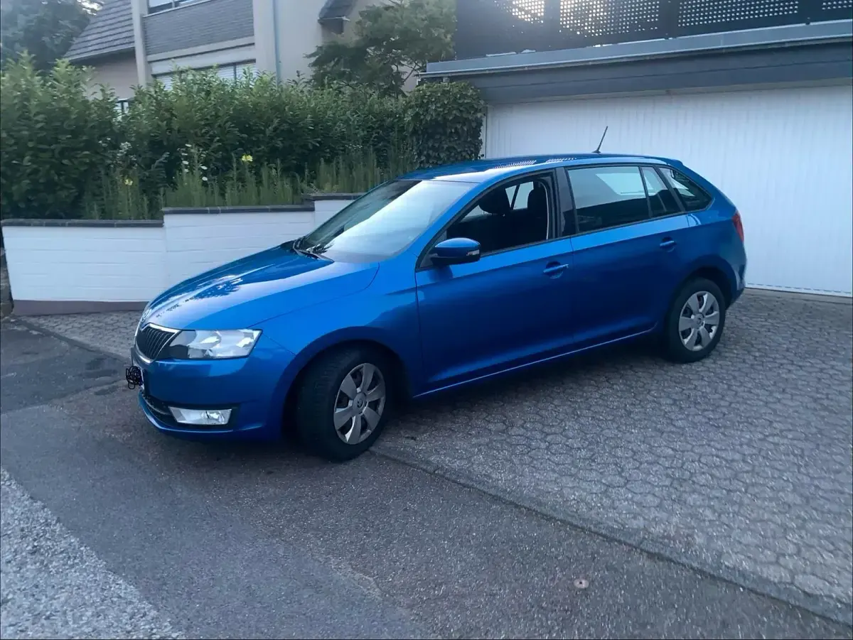 Gebraucht Skoda Rapid Joy 90 PS (66 kW) 2016 Blau Kleinwagen