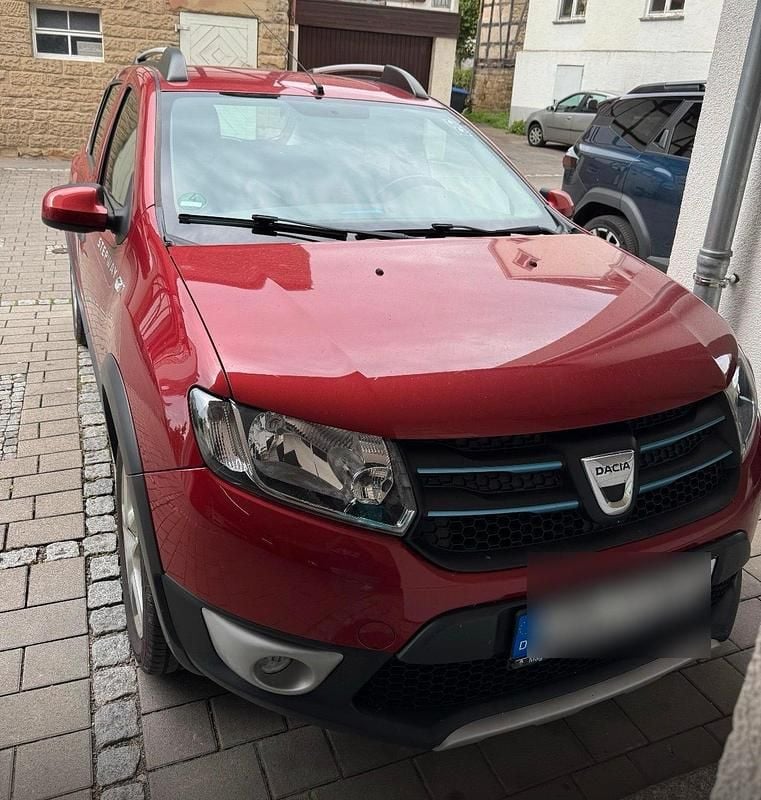 Rot Gebraucht 2015 Dacia Sandero Stepway Kleinwagen | 6.300 € (Fairer Preis) - Bild 1/3