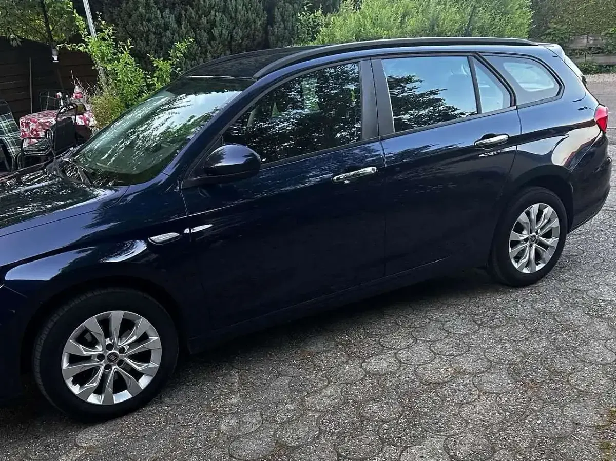 Gebraucht Fiat Tipo Easy 120 PS (88 kW) 2017 Blau Limousine