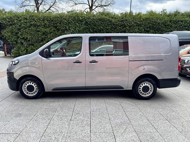 Grau Gebraucht 2020 Opel Vivaro Edition Van | 12.980 € (Etwas zu teuer) - Bild 1/4
