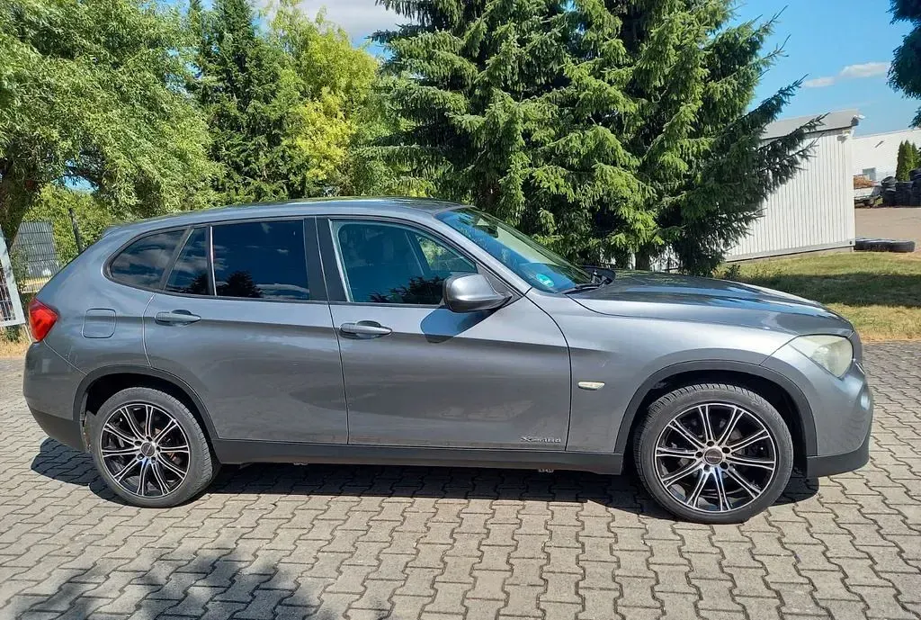 Gebraucht BMW X1 143 PS (105 kW) 2011 Grau SUV