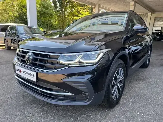 Gebraucht VW Tiguan Life 150 PS (110 kW) 2022 Weiß SUV
