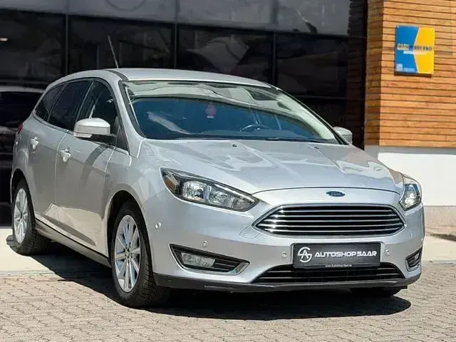 Gebraucht Ford Focus Titanium 120 PS (88 kW) 2017 Grau Kombi