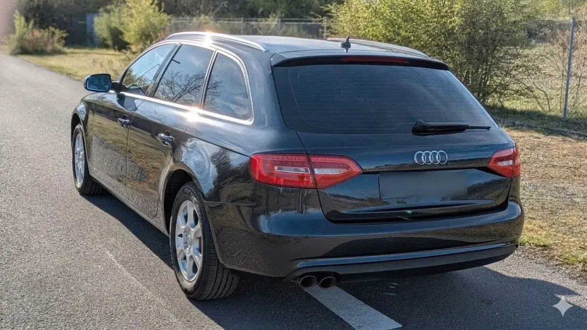 Gebraucht Audi A4 Ambition 143 PS (105 kW) 2013 Blau Kombi