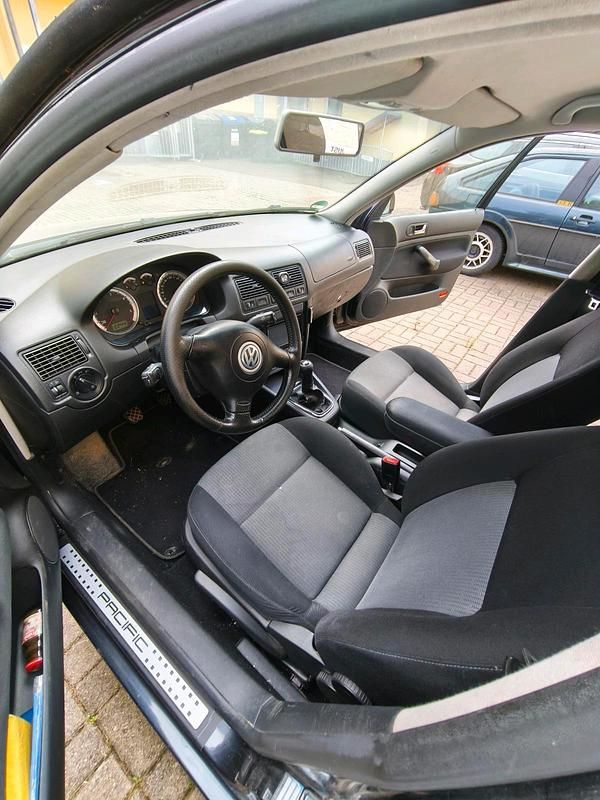 Schwarz Gebraucht 2005 VW Golf IV Kombi | 1.000 € (Guter Preis) - Bild 1/4