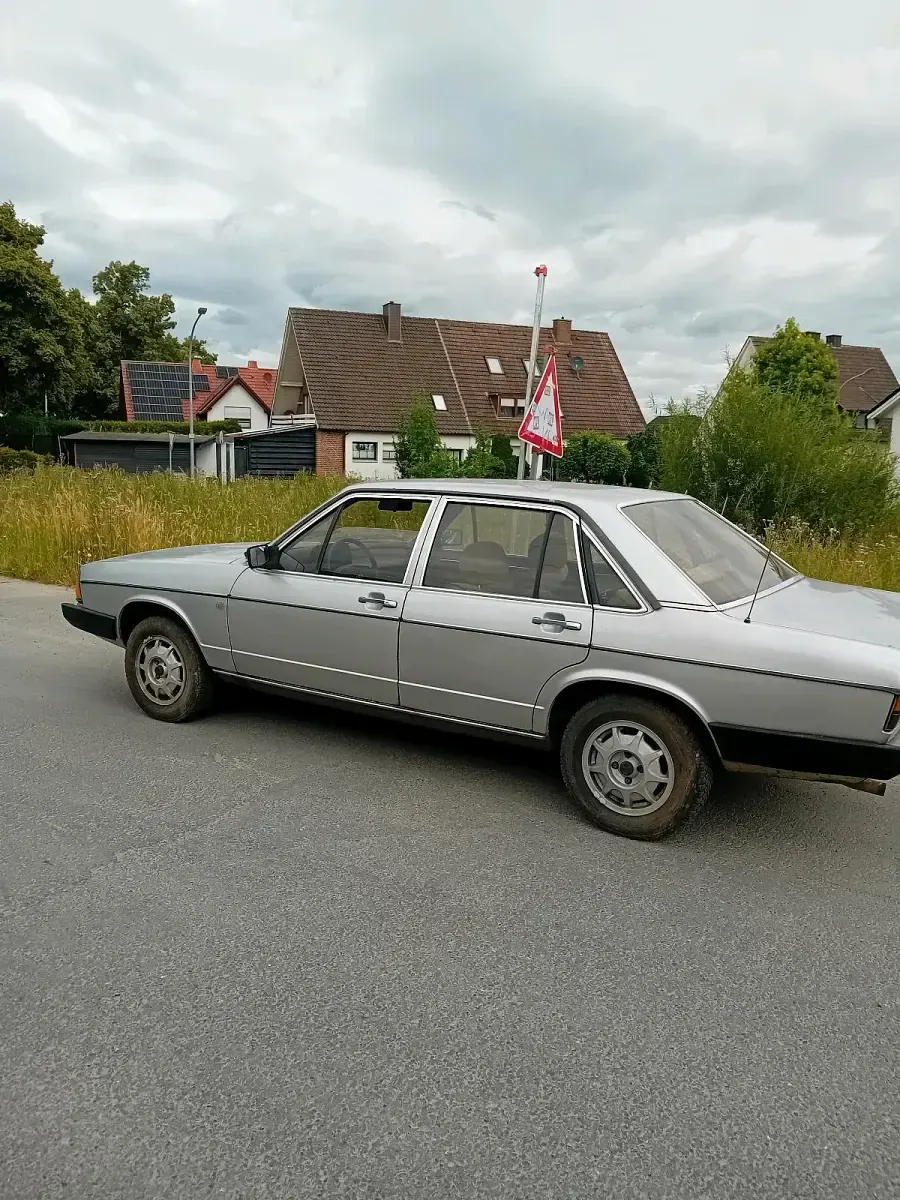 Gebraucht Audi 100 85 PS (62 kW) 1979 Silber Limousine